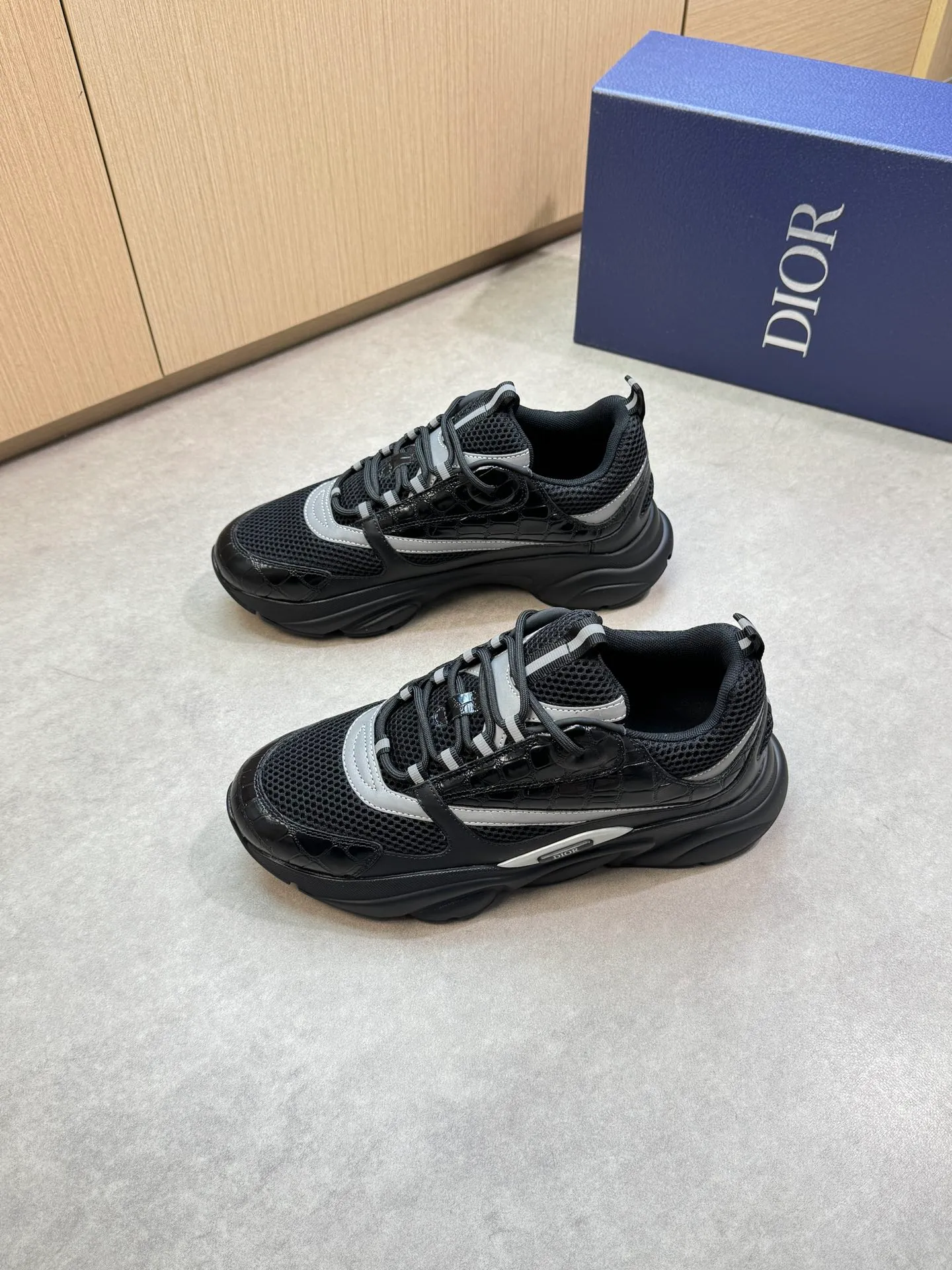 Factory price: 460💰[Dior] Dior - high-end quality original order 🔍🔍🔍 casual sports shoes - upper: 🔝 stone pattern calfskin, high silk mesh canvas, brand totem cloth, tongue and heel; reflective brand webbing - lining: brand canvas - original: ultra-light T men's shoes 💰U foam rubber; two-color molded outsole -Ultra-high quality control·Fine workmanship: highlighted (high-end·nobility·grade) -Size: 39-44 (38, 45, 46, 47, can be customized)·D9285